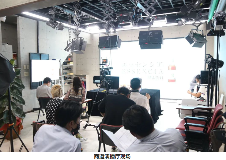 1661396071404992.png image.png